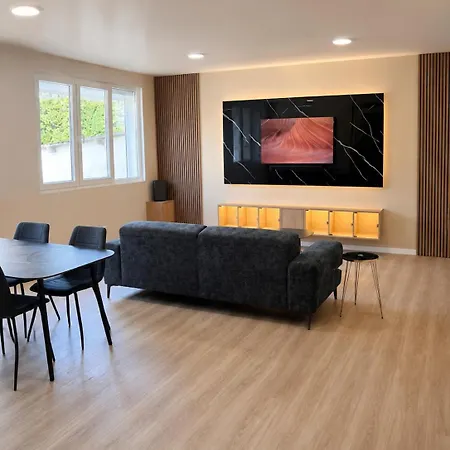 Grand T3 Lumineux Climatise 80 M2 A * Sedan